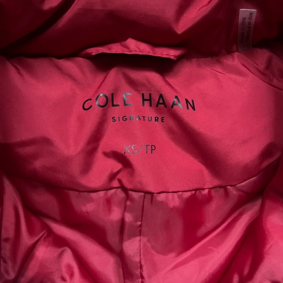 NEW Cole Haan Signature Red Puffer Vest Size XS Outdoor Warm Winter Hiking - Picture 3 of 8